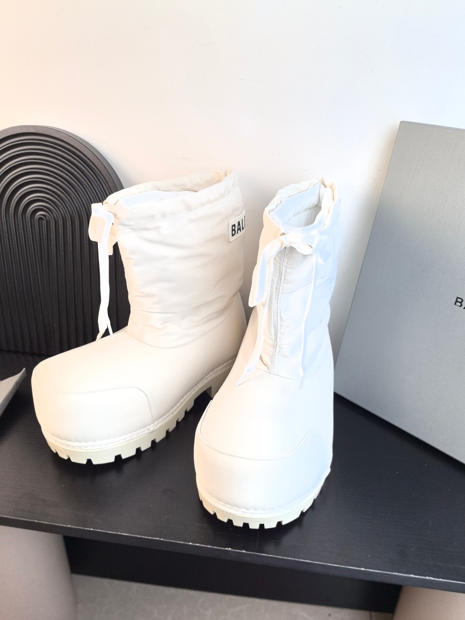Balencia design latest Skiwer Snow boots higher edition