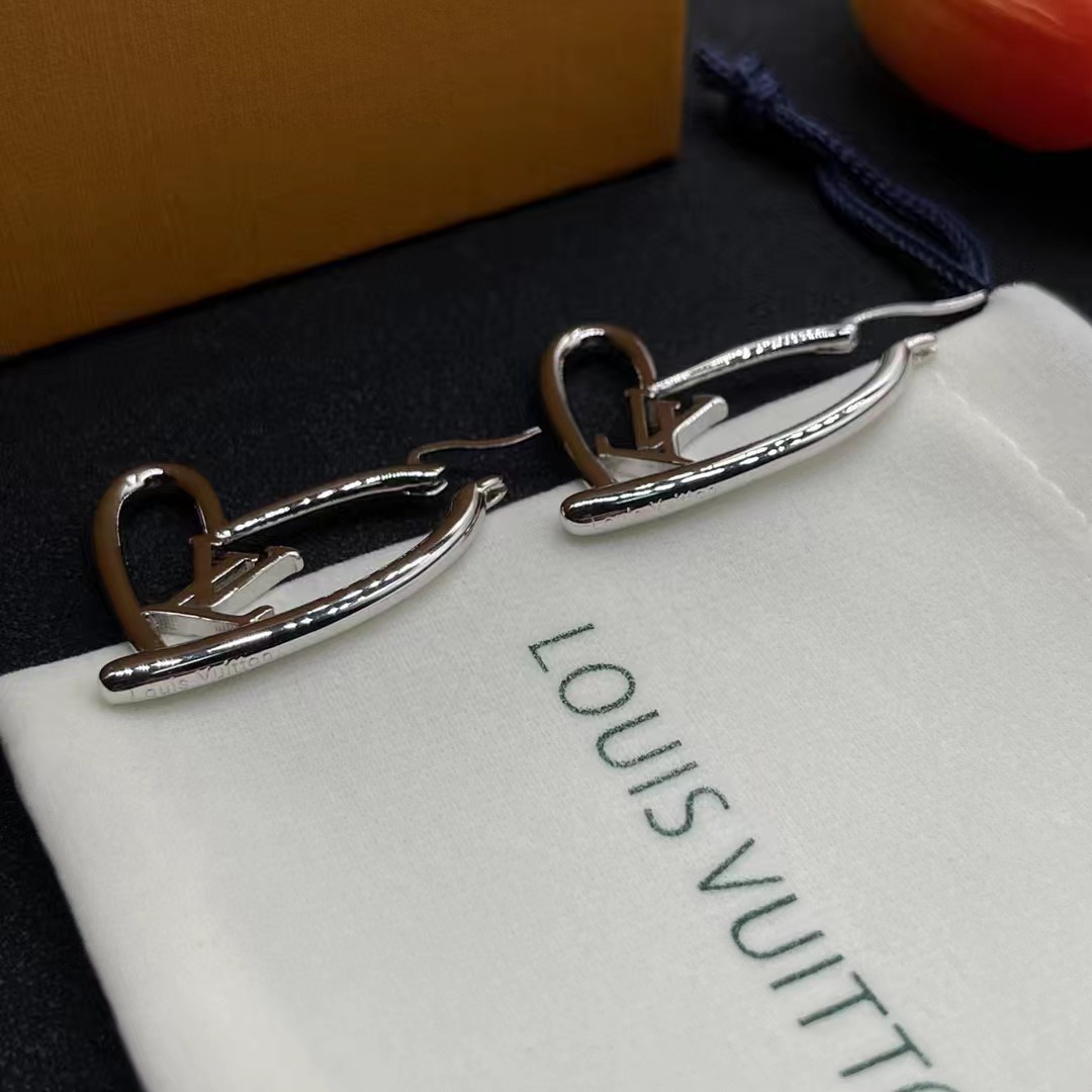 L designwhite and gold fashion earrings