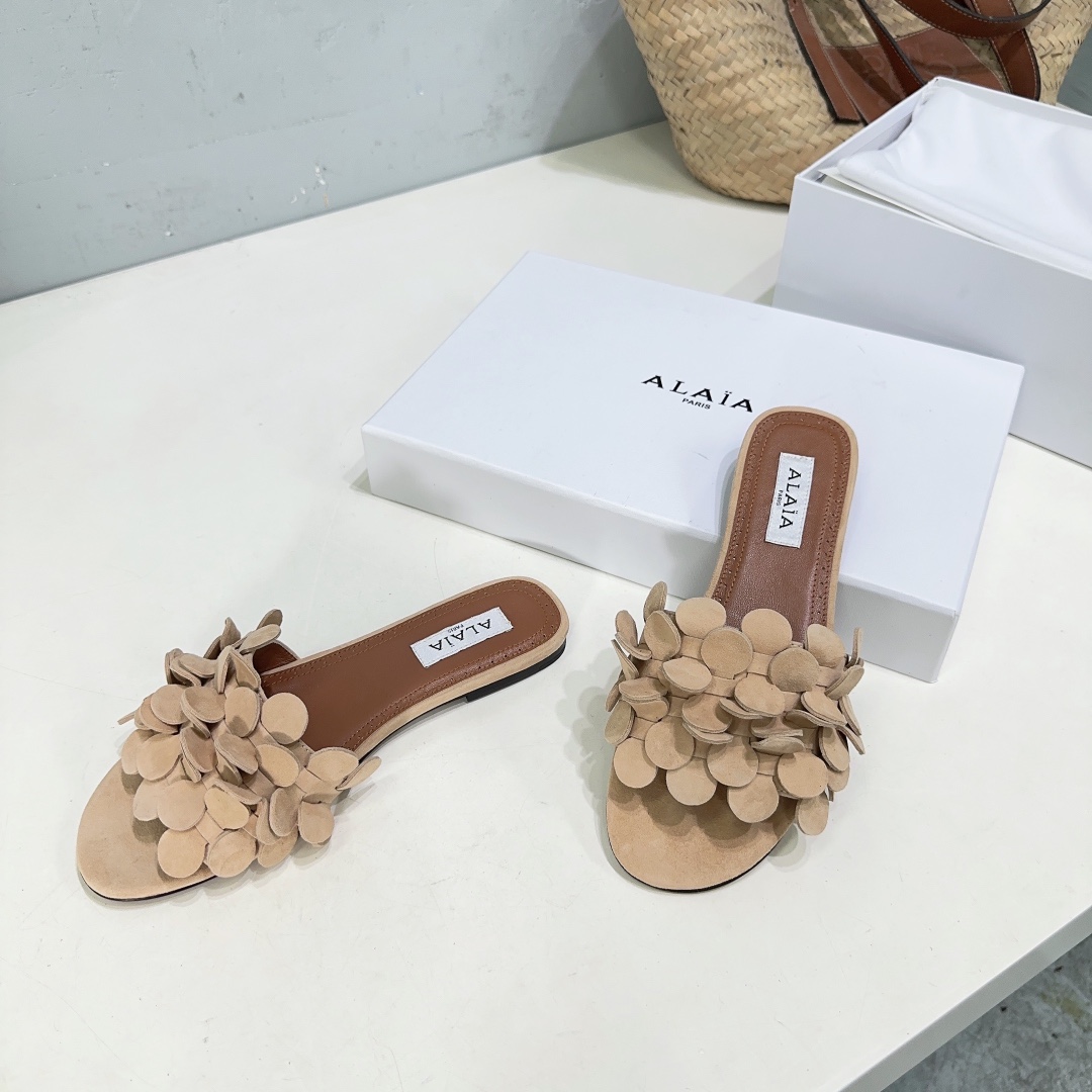 Alaia 2024 new round flower embellished flat sandals