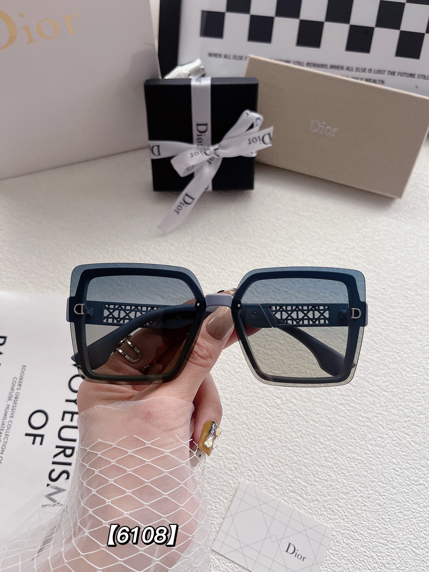D logo women fashion sunglasses