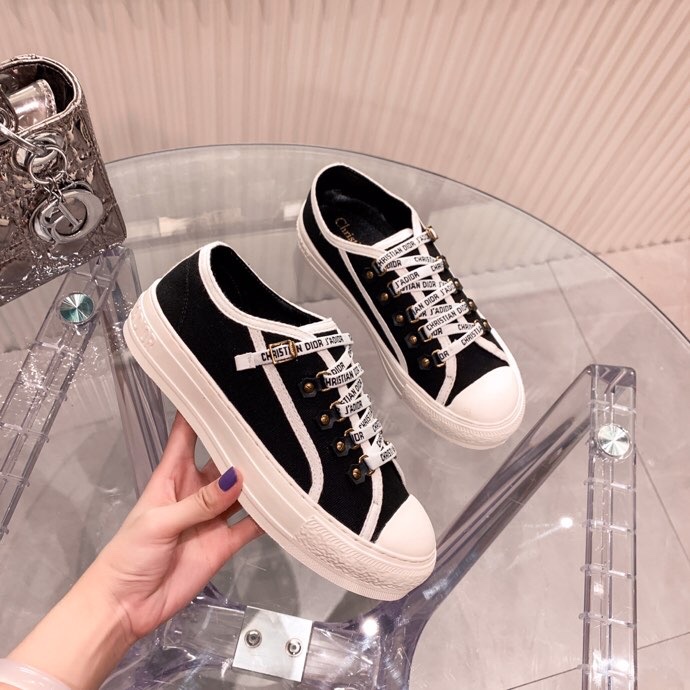 D design Trend Fashion Classic Comfy Canvas Flat Shoes