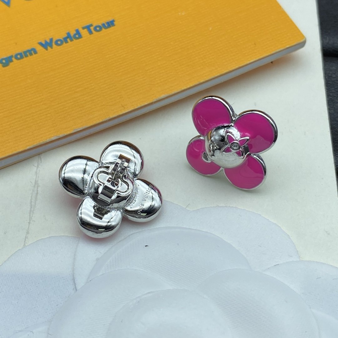 L designNew Earrings