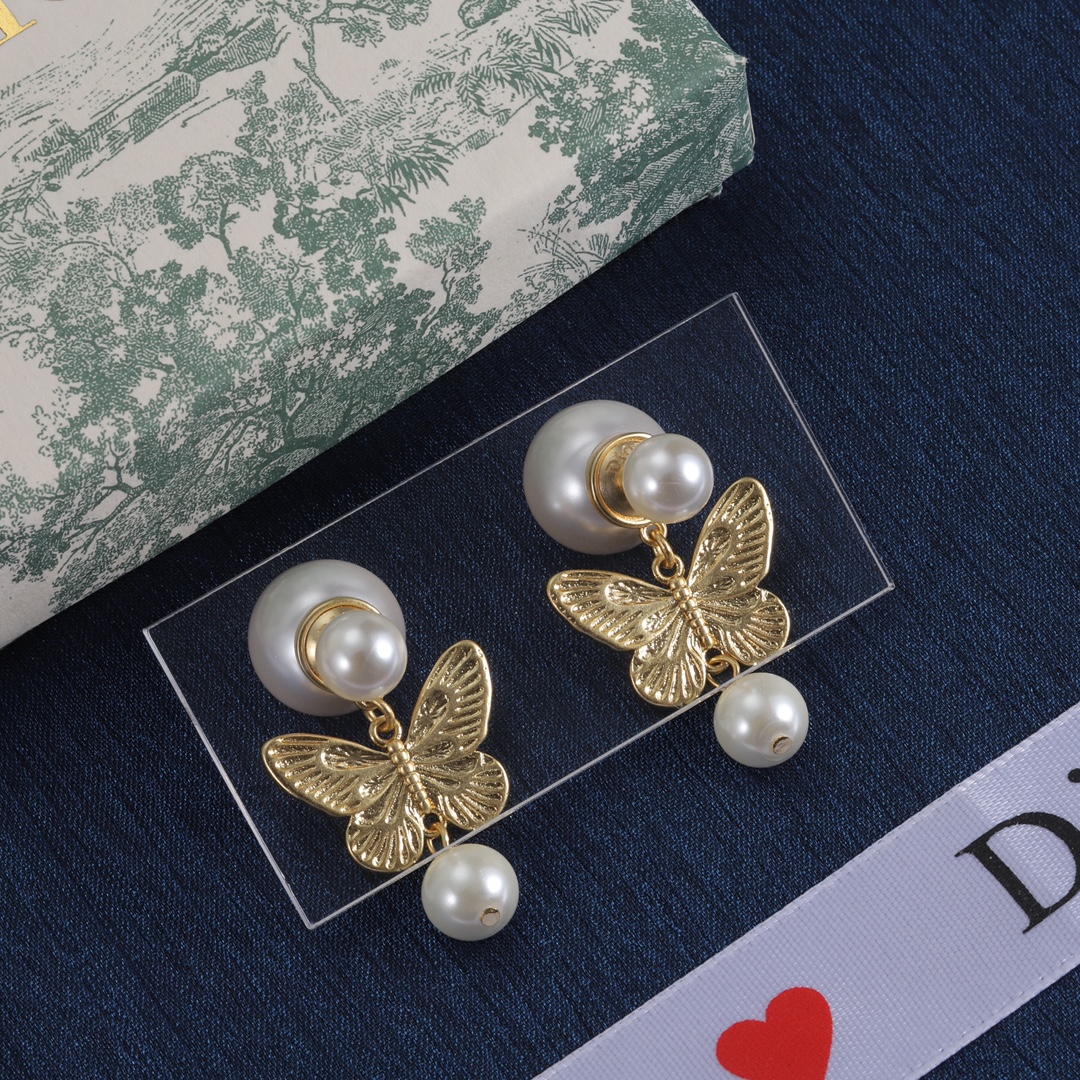 D designPearl Butterfly Earrings