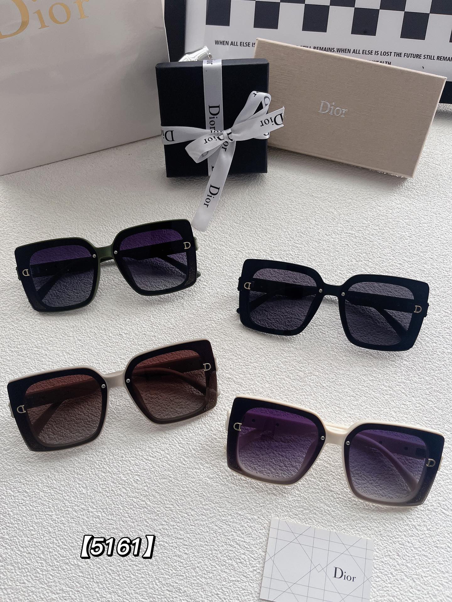 D logo New sunglasses