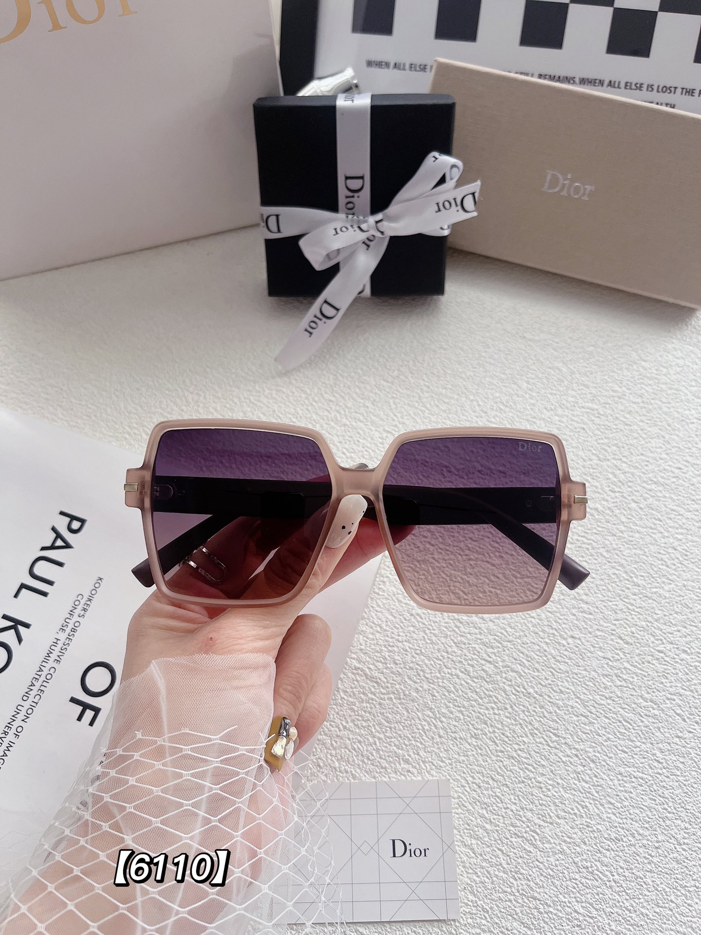 D logo fashion sunglasses
