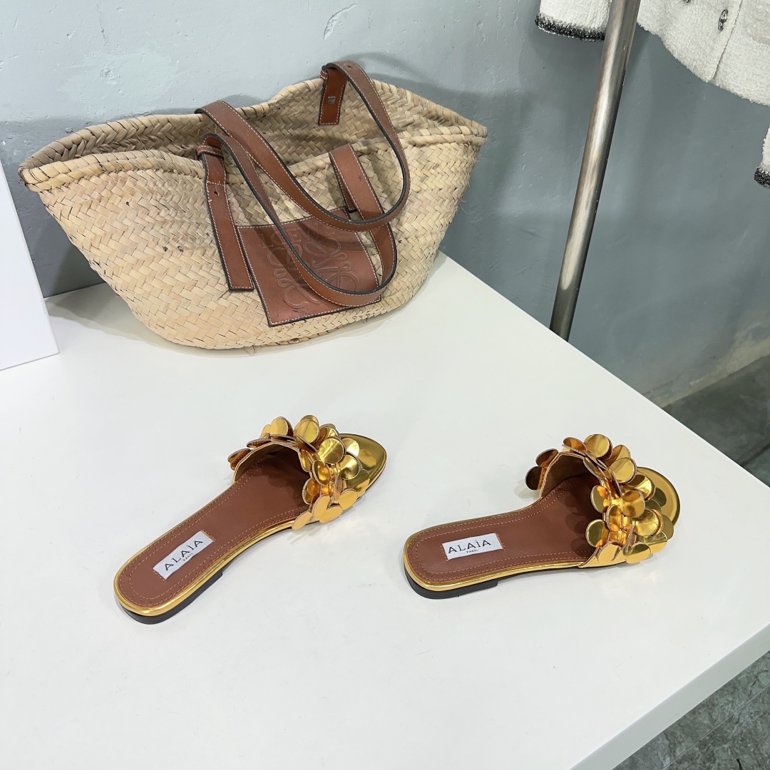 Alaia 2024 new round flower embellished flat sandals