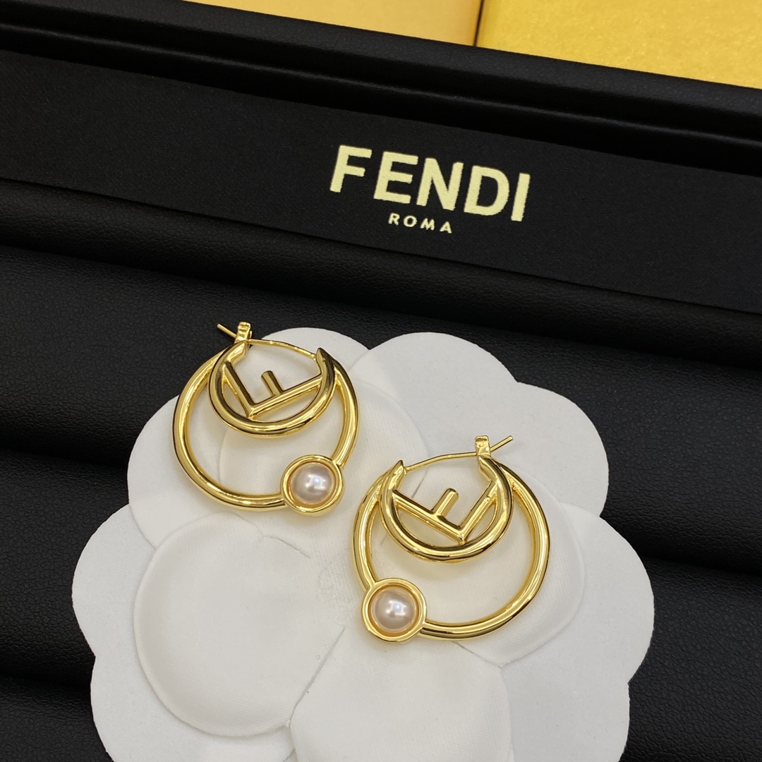 F design  new style earrings