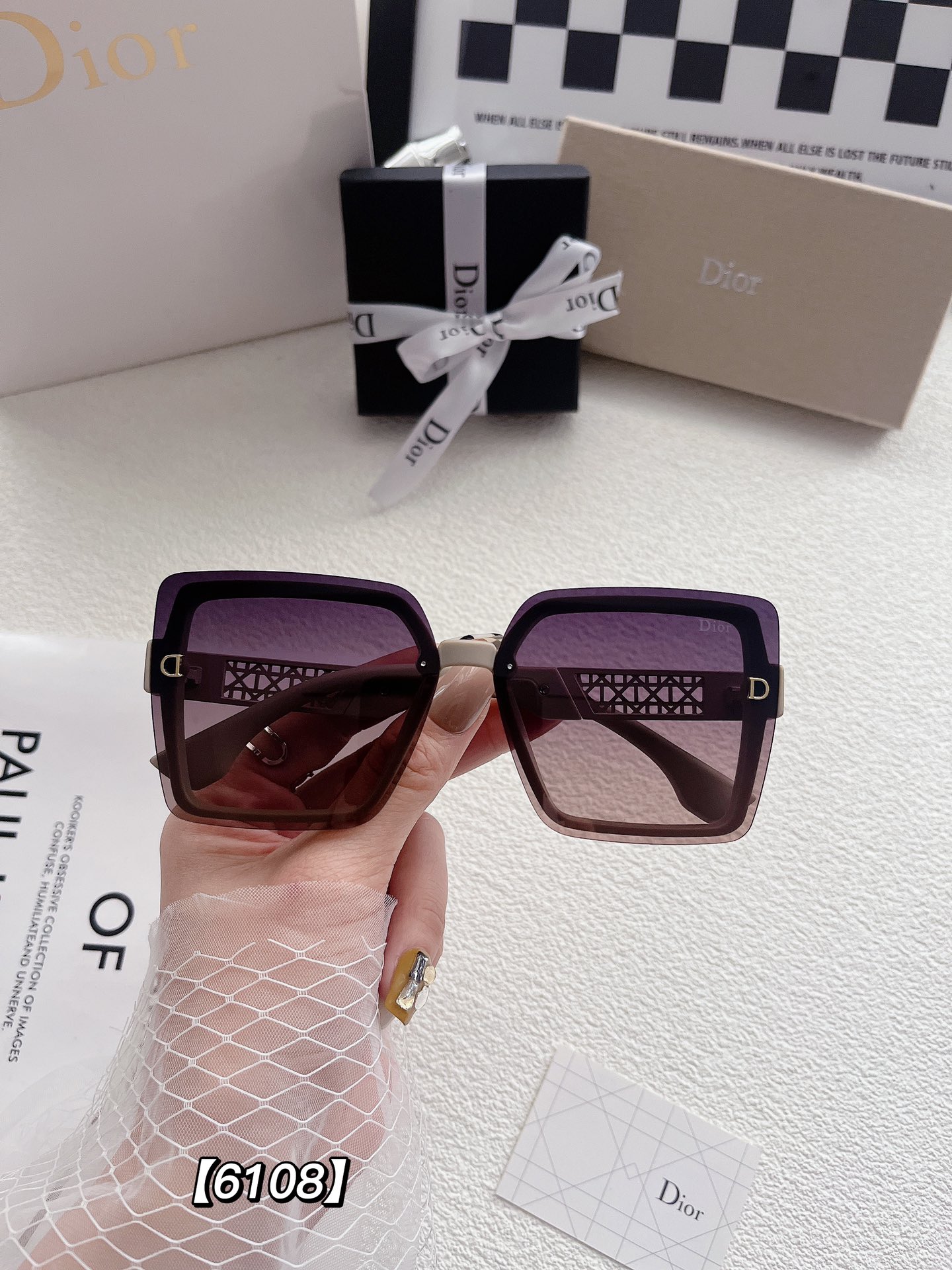 D logo women fashion sunglasses