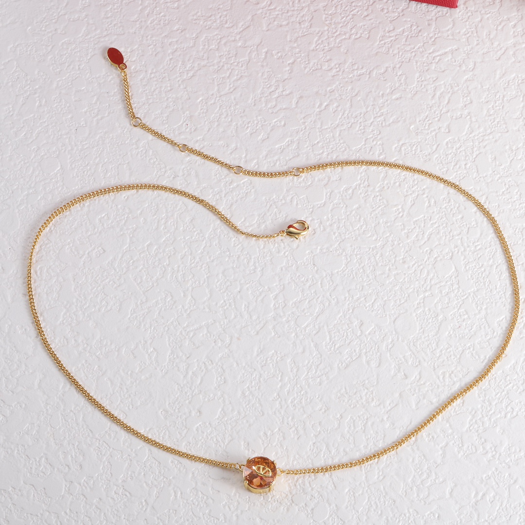 V styleGolden gem necklace