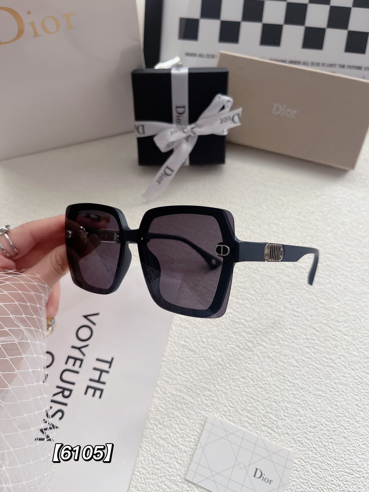 D logo women fashion sunglasses