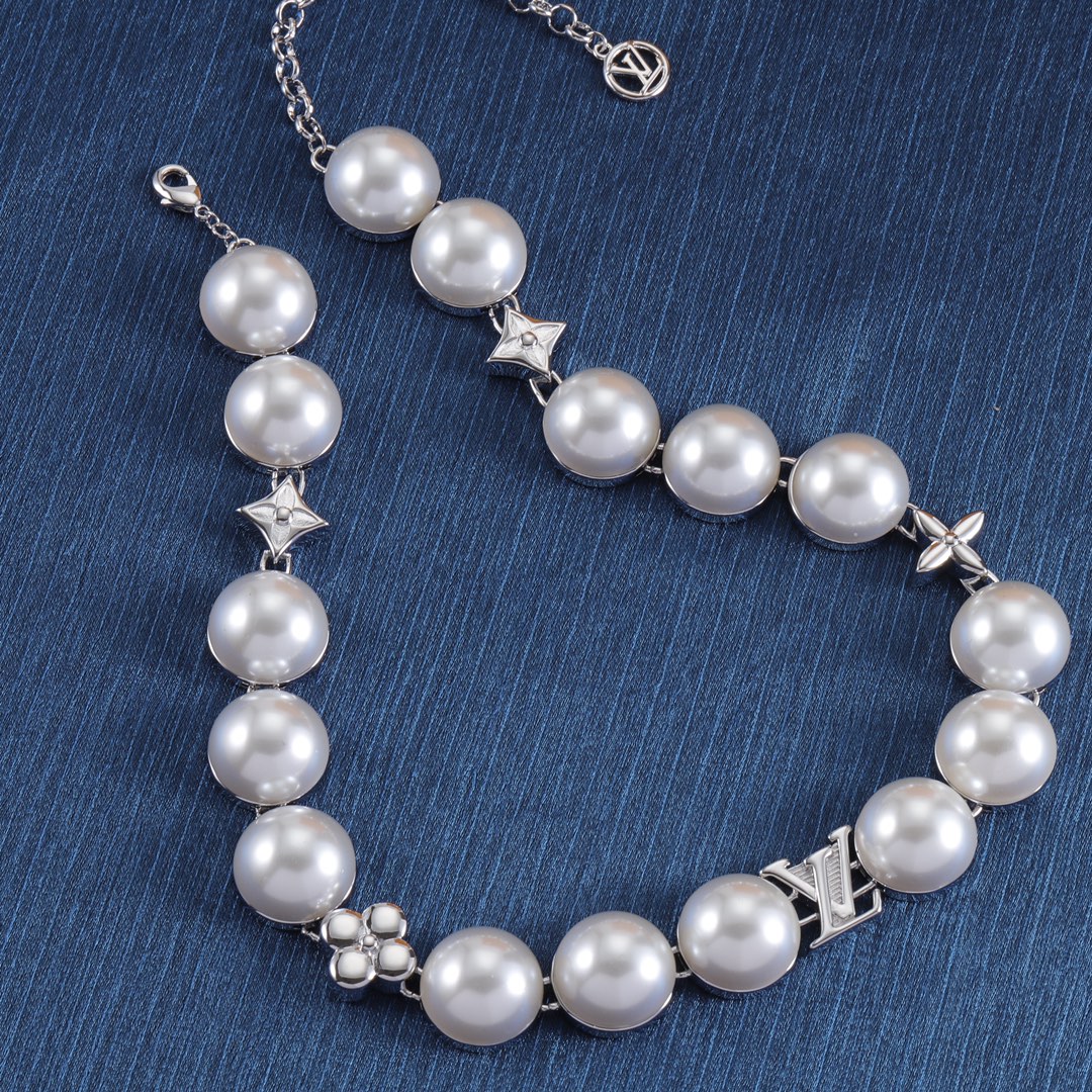 L designpearl necklace