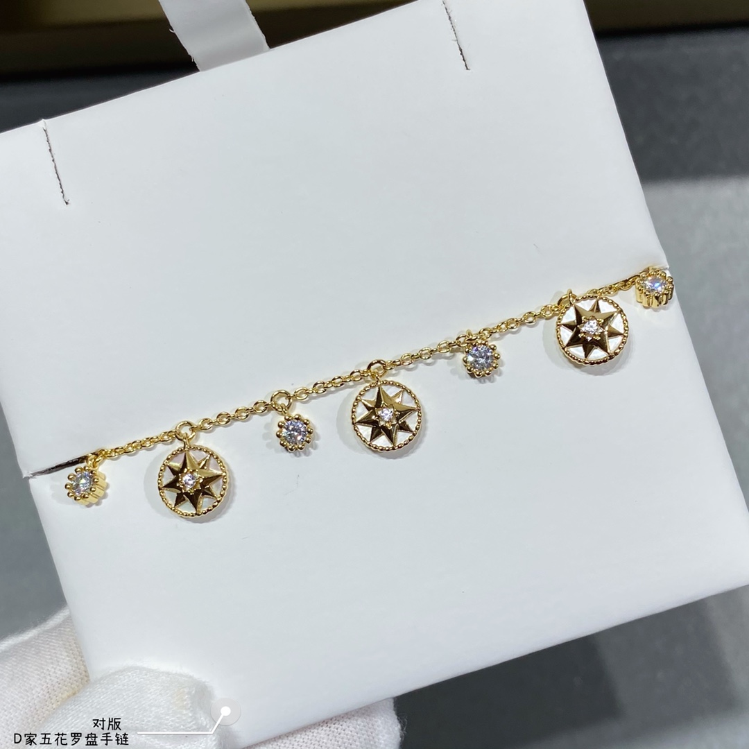 D designFive Flower Compass Bracelet