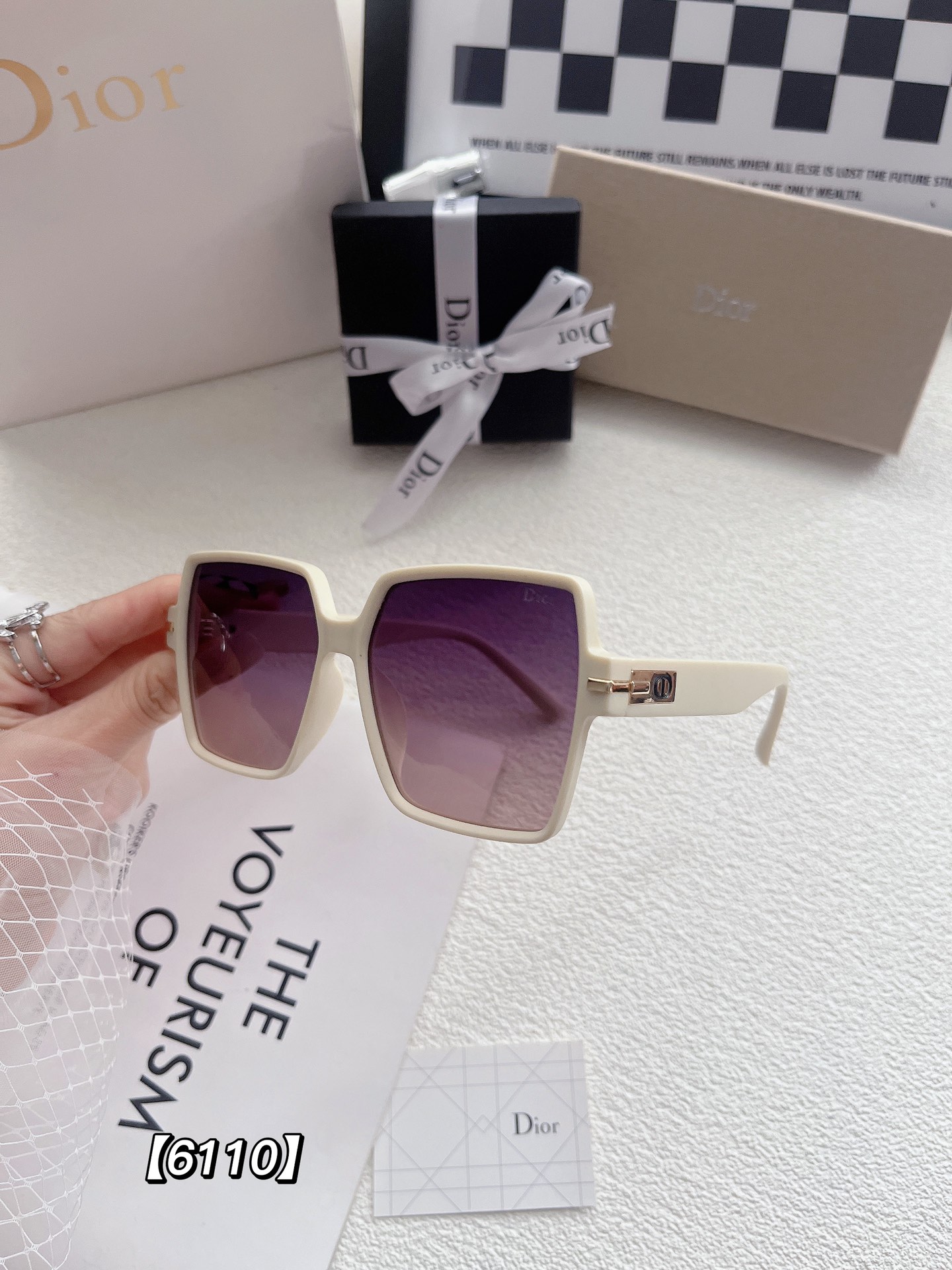 D logo fashion sunglasses