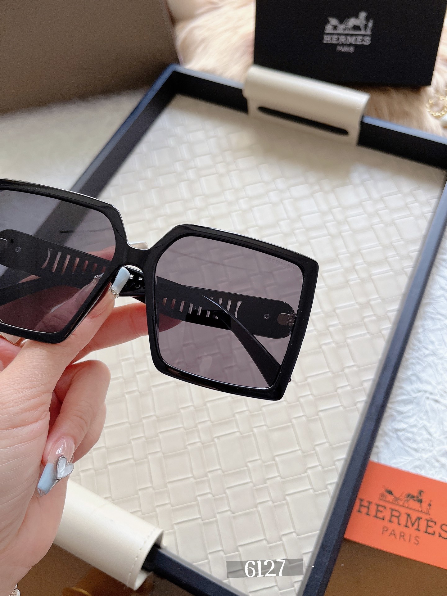 H design Women's polarized sunglasses, fashionable face-shaping, big brand style, fashionable style, live broadcast recommendation 6127