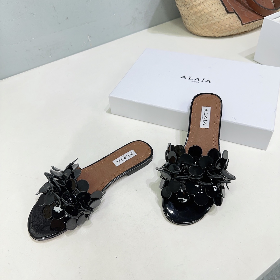 Alaia 2024 new round flower embellished flat sandals