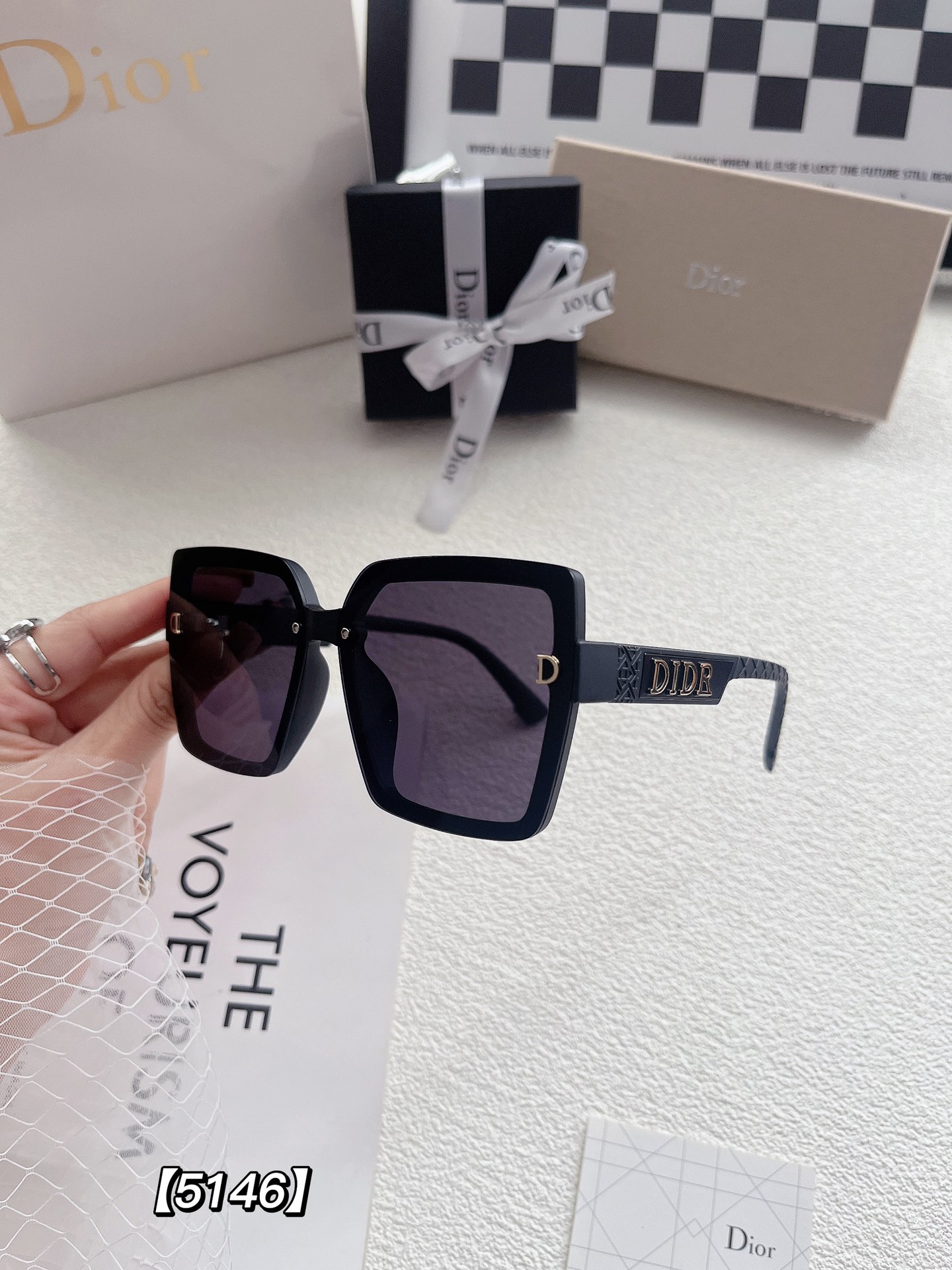 D logo fashion women sunglasses