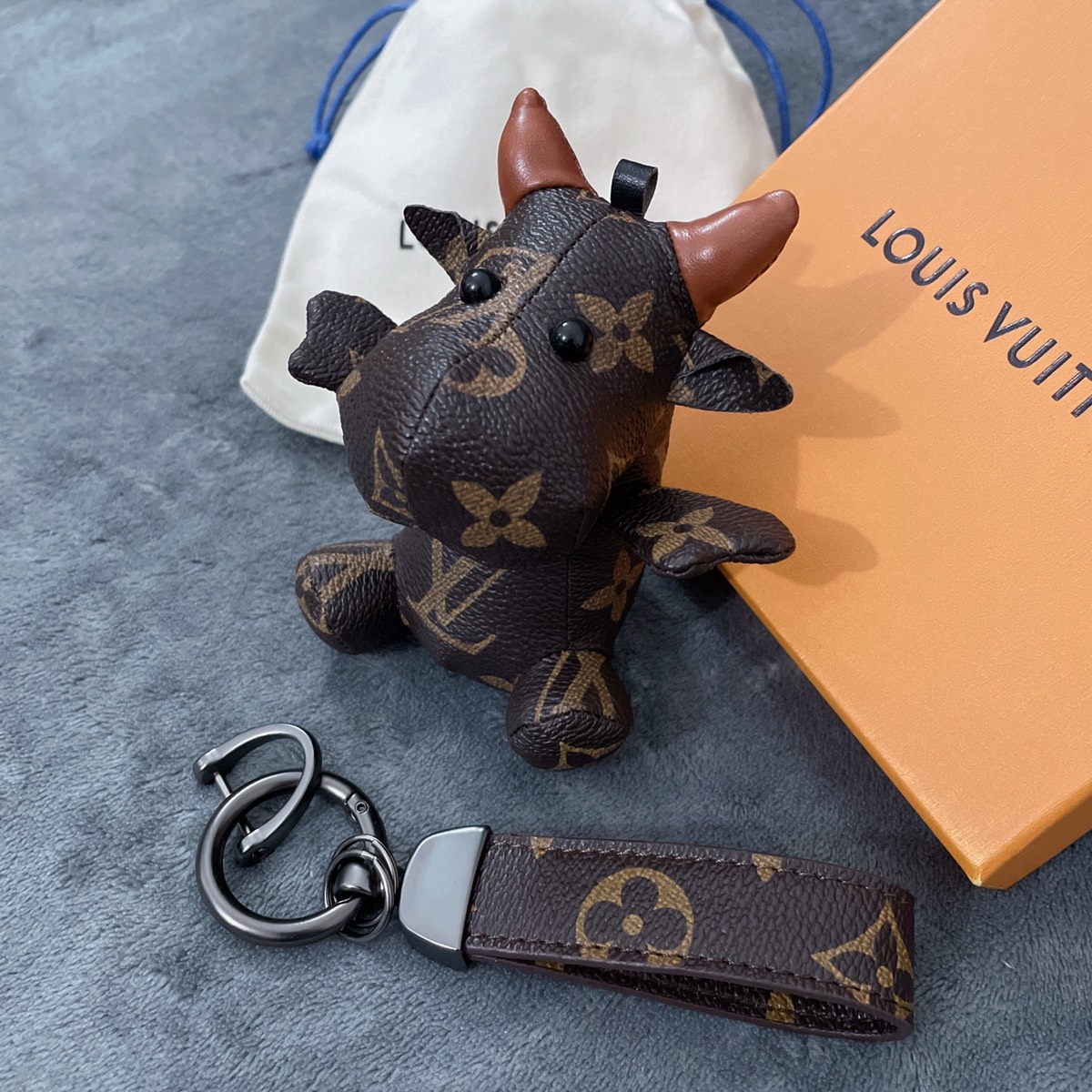 L designnew Daniel keychain