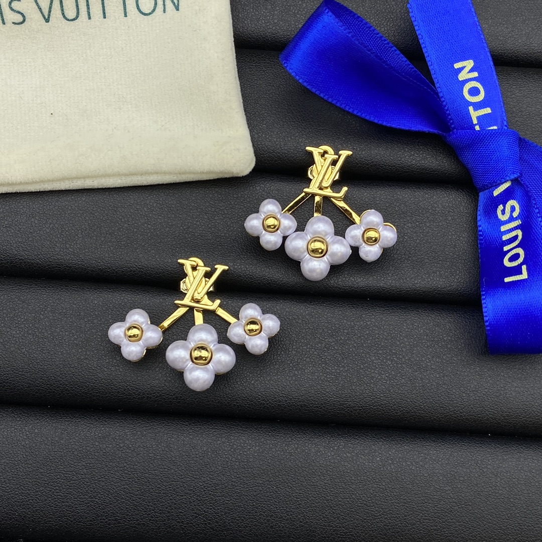 L design new earrings