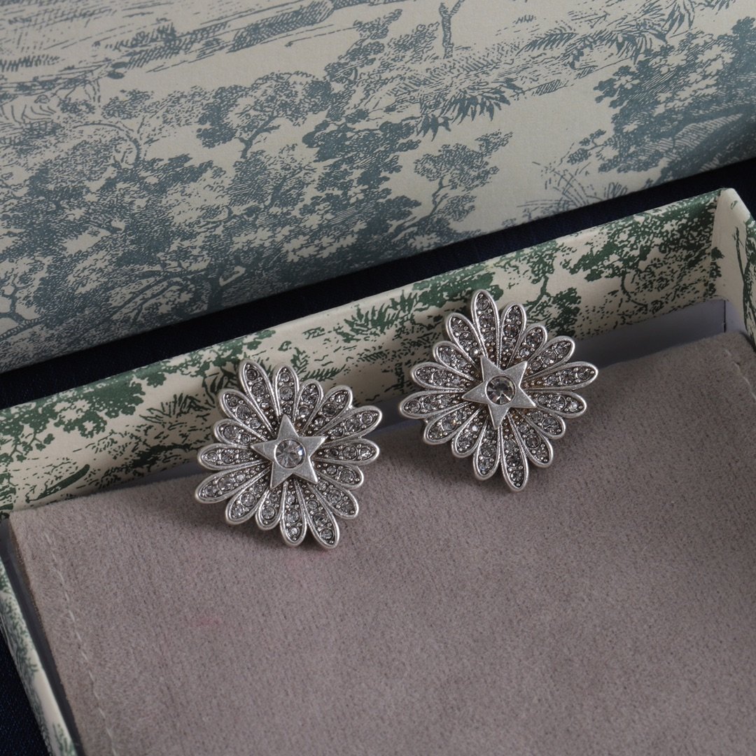 D designDiamond Earrings