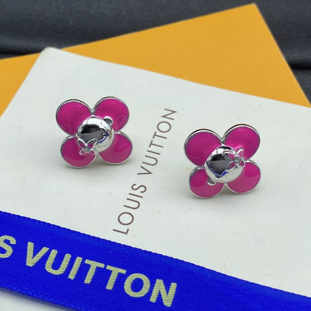 L designNew Earrings