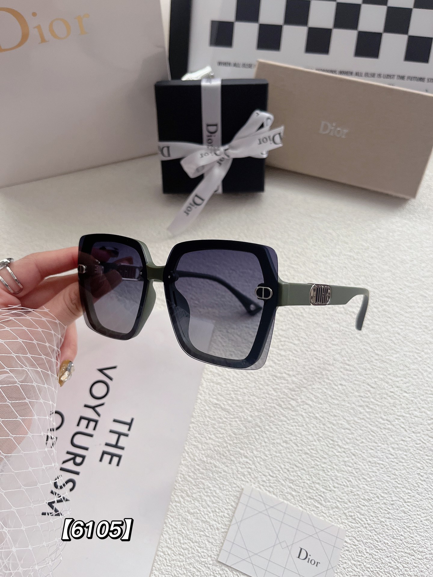 D logo women fashion sunglasses