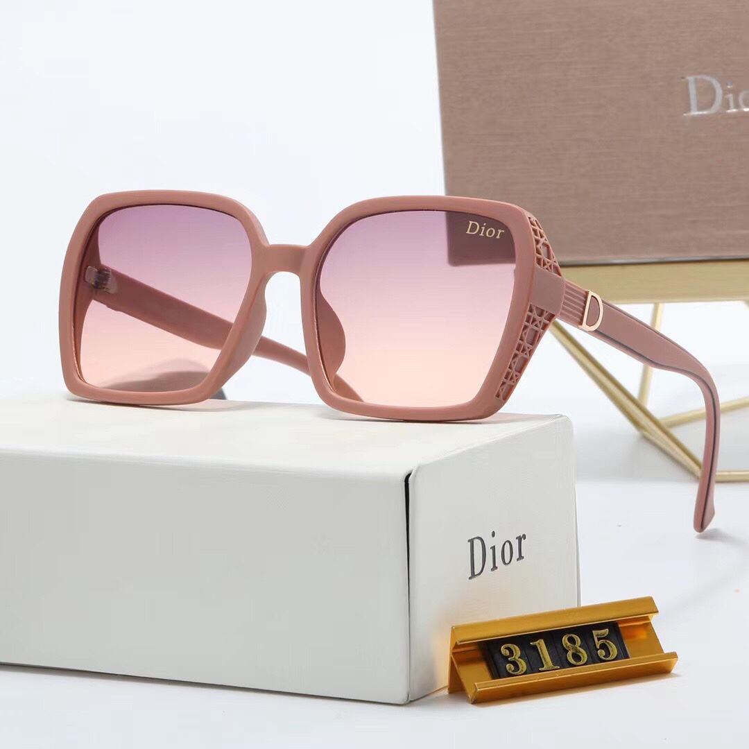 D logo fashion glasses
