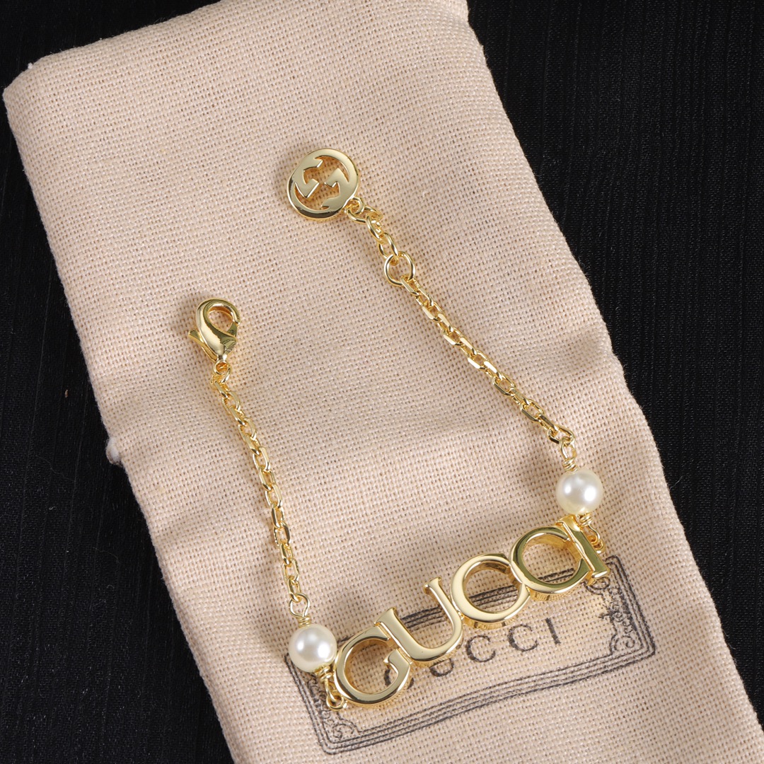 G design pearl bracelet