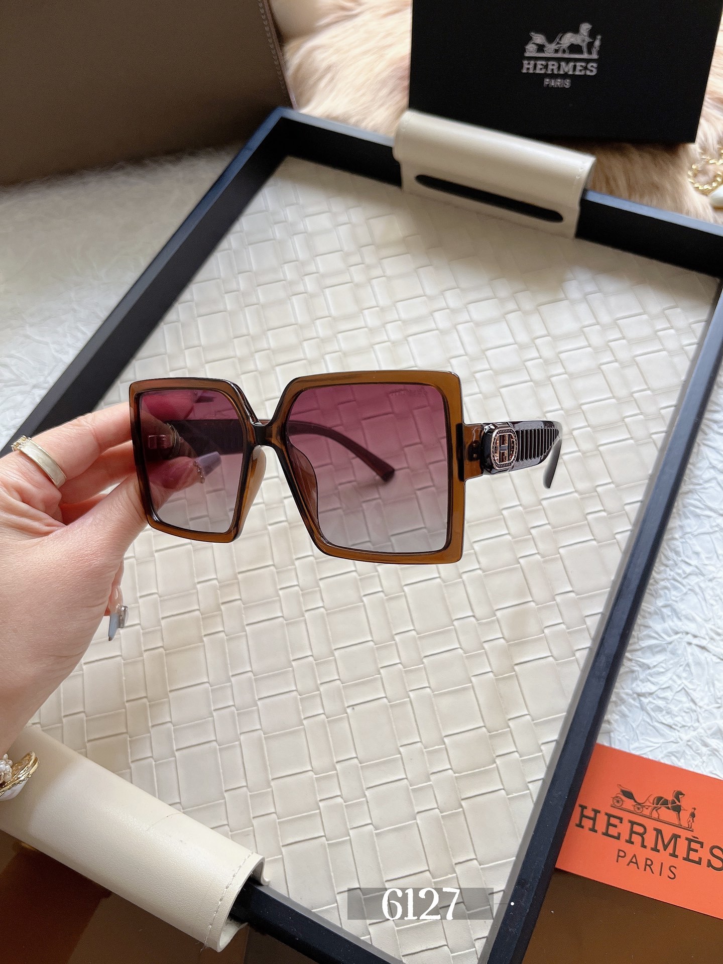 H design Women's polarized sunglasses, fashionable face-shaping, big brand style, fashionable style, live broadcast recommendation 6127