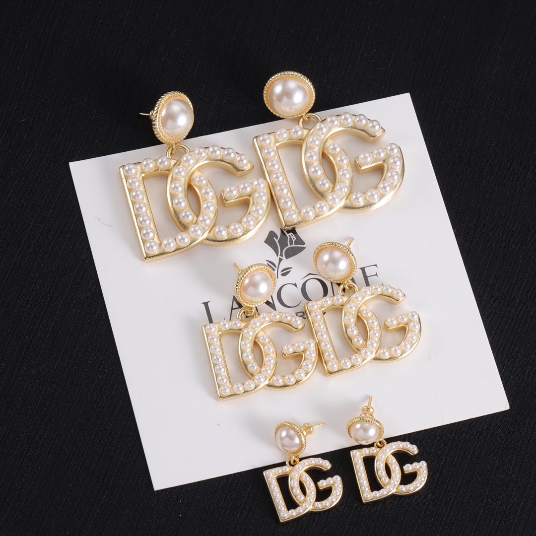 DG pearl earrings