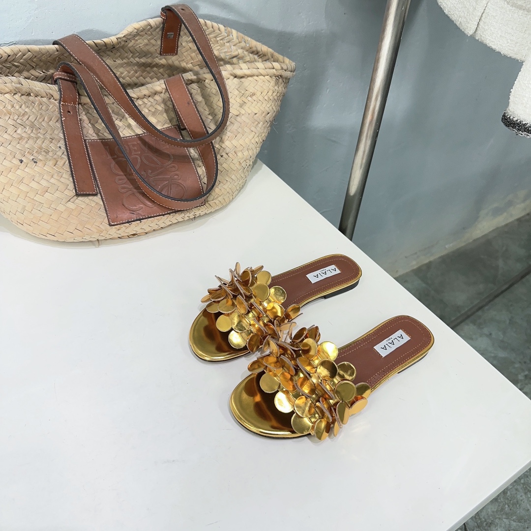 Alaia 2024 new round flower embellished flat sandals