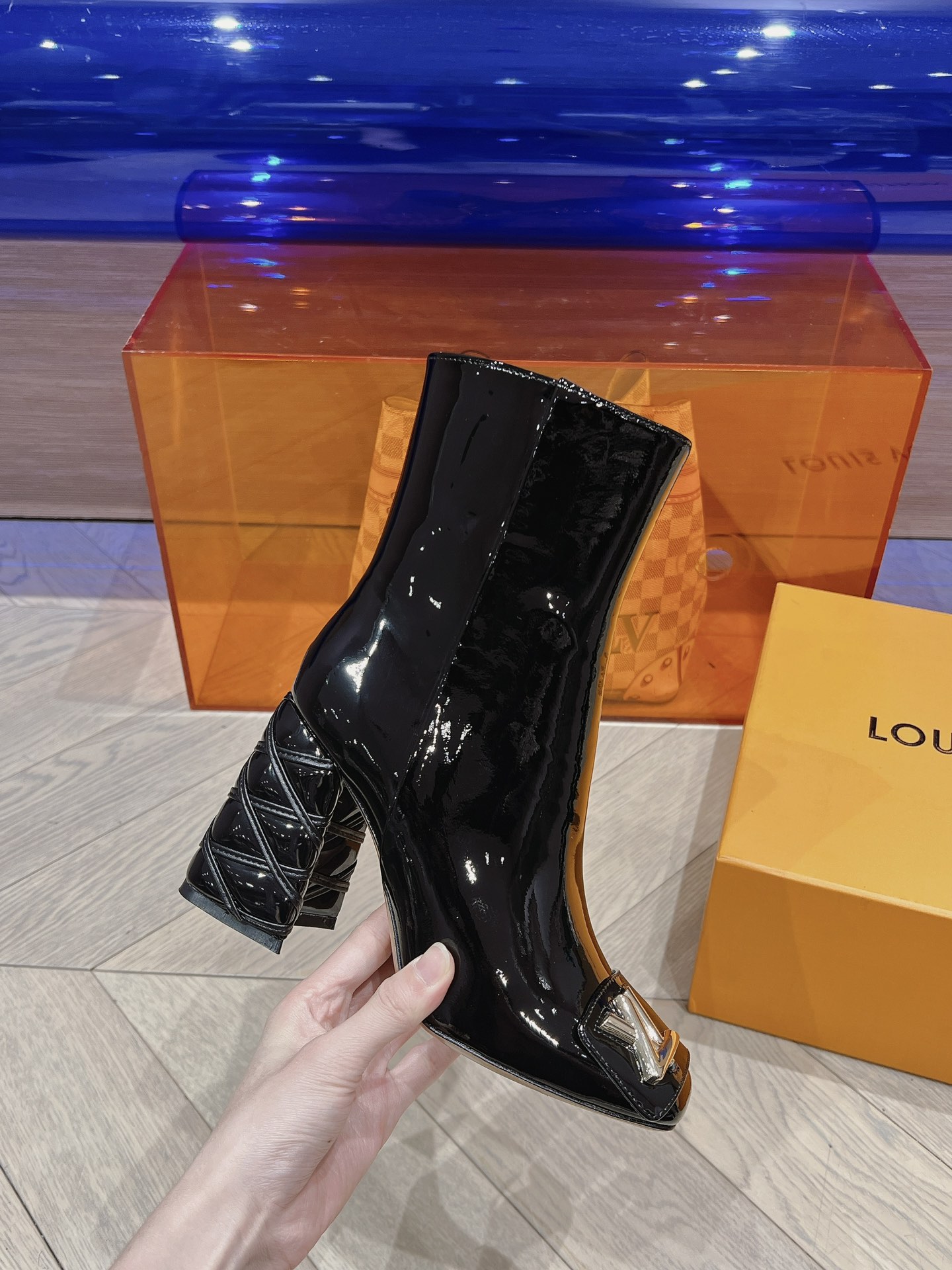 L design2023 latest autumn and winter short boots