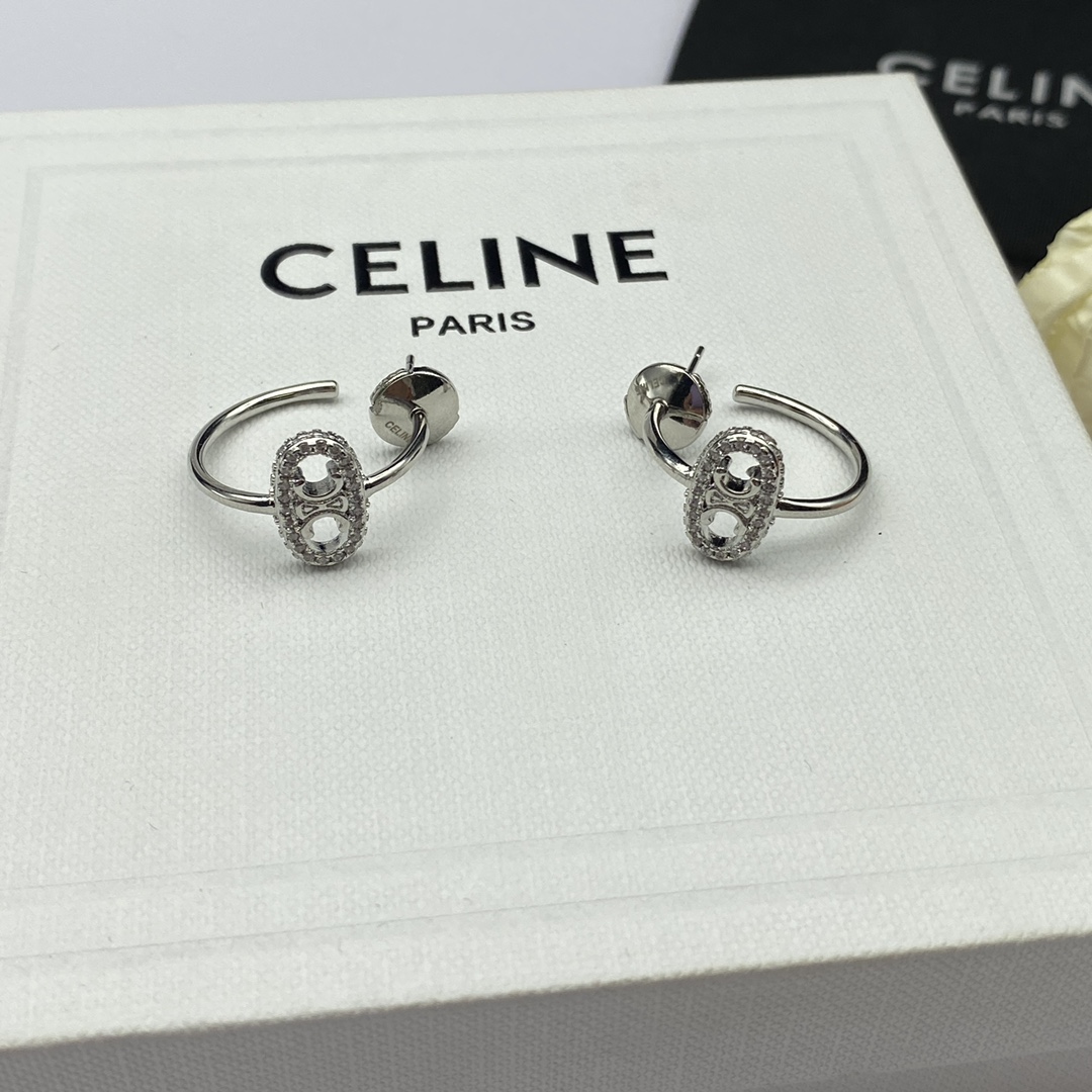 C logo  new earrings