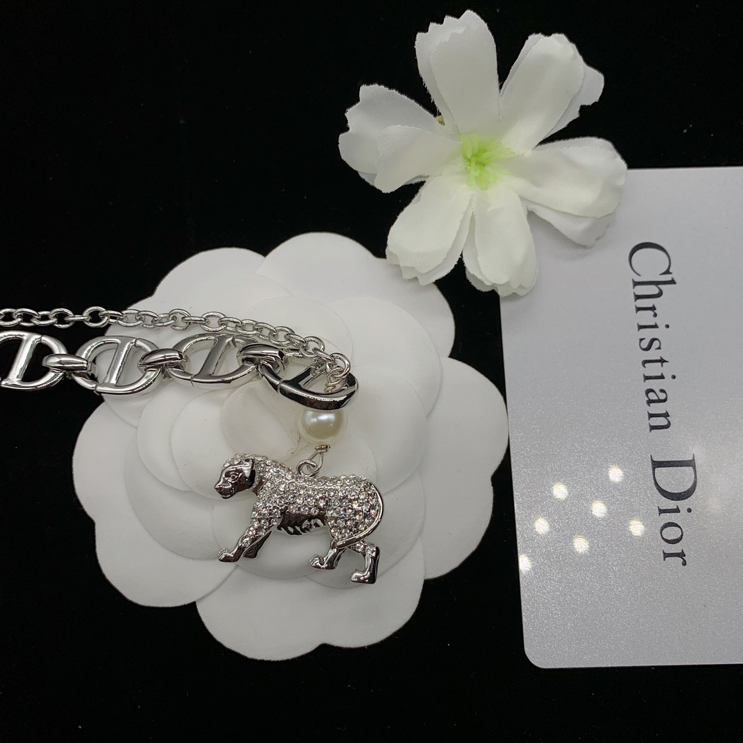 D designnew little pendant necklace