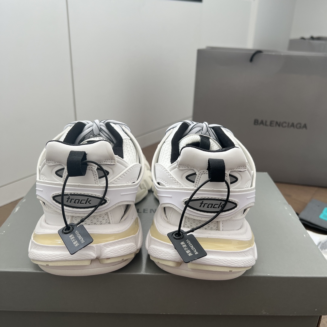 B design track 3.0 Classic stylish sports shoes