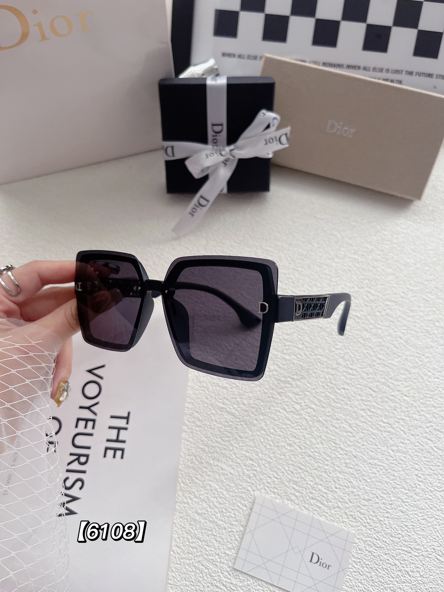 D logo women fashion sunglasses