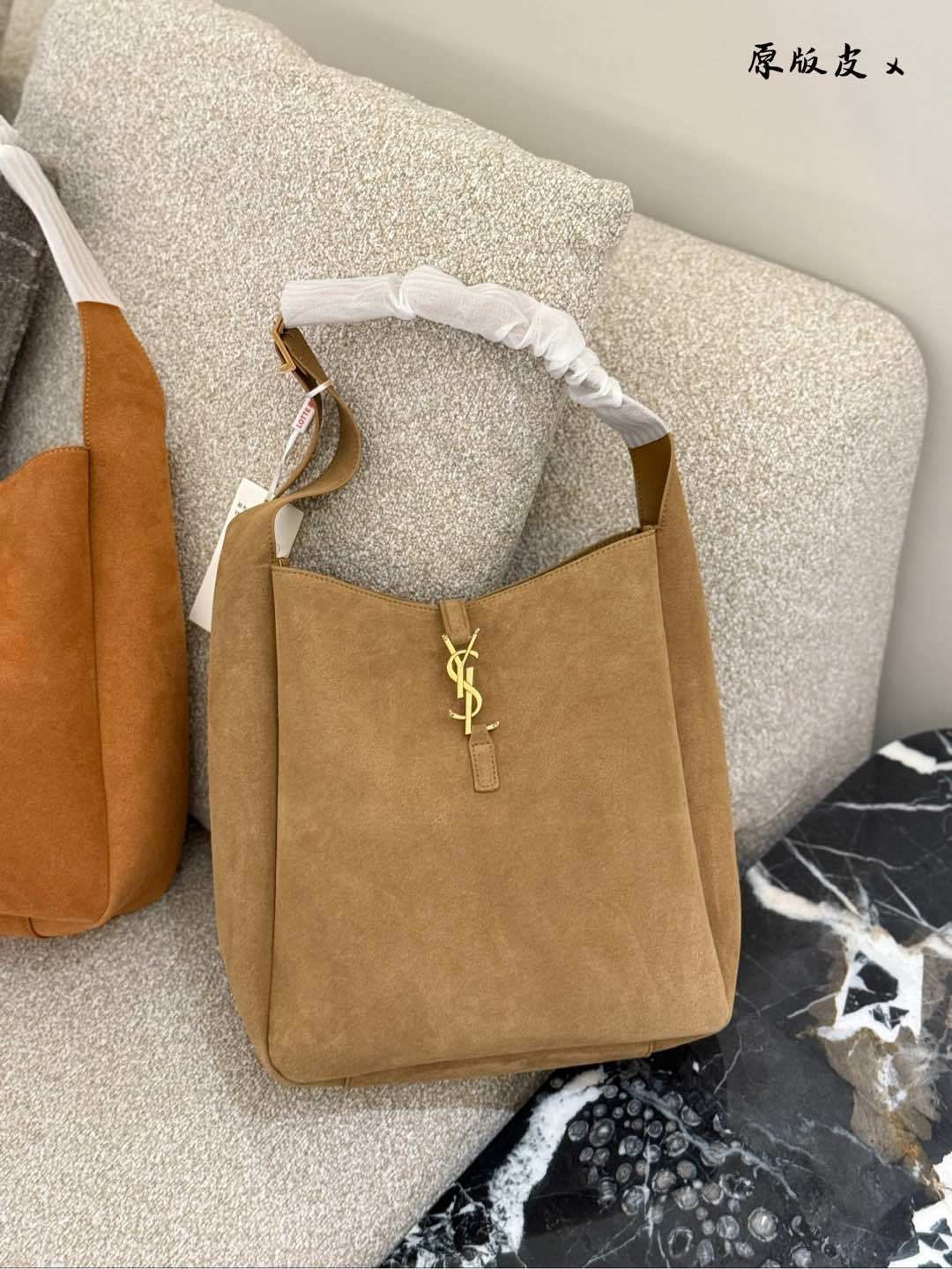 L design LE 5A7 underarm hobo bag