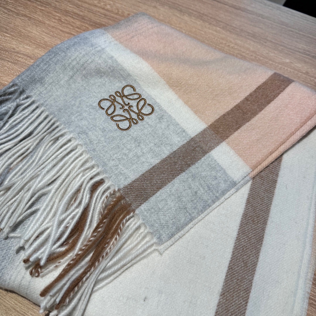 L Design 2024 Paris Fashion Show Double Face Cashmere Shawl