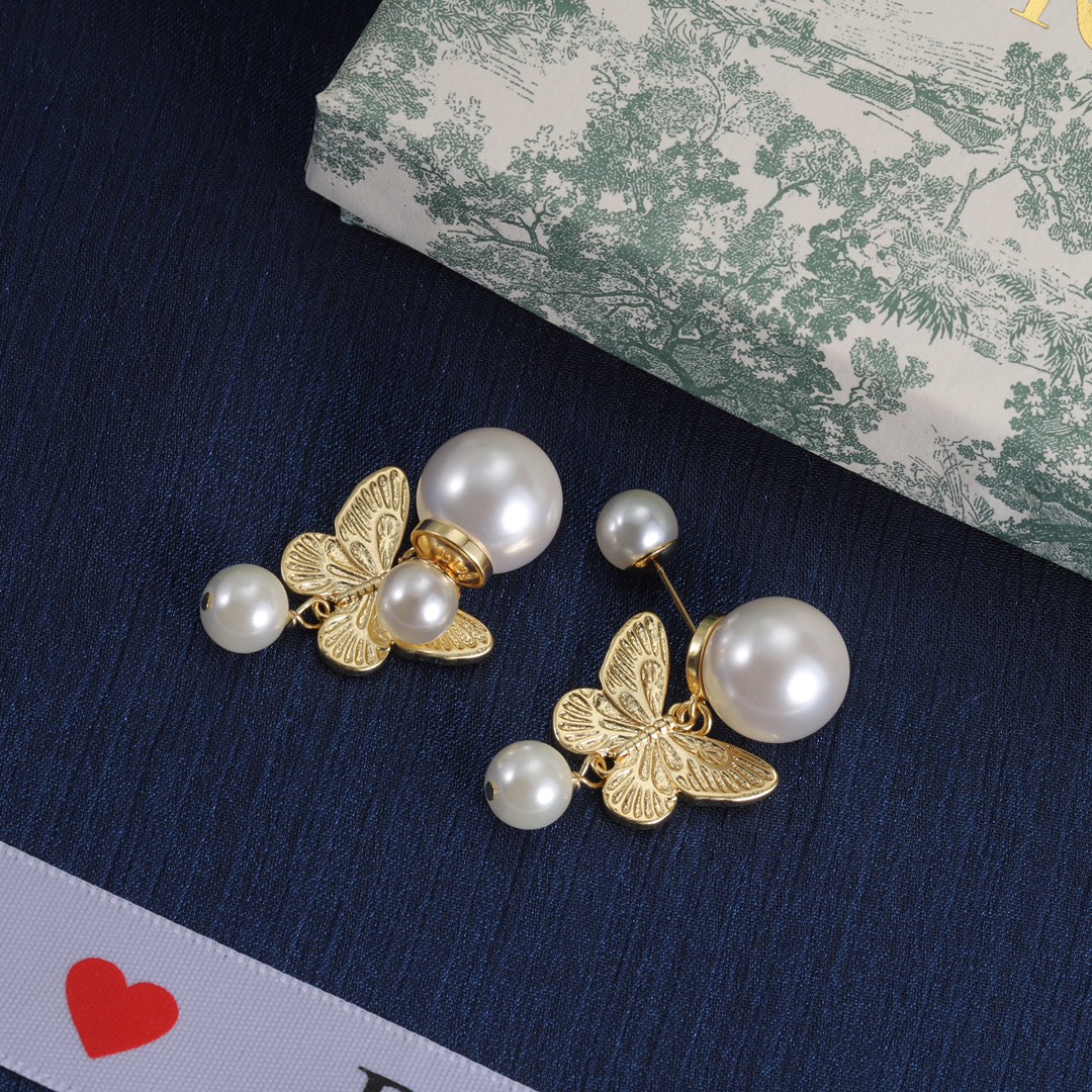 D designPearl Butterfly Earrings