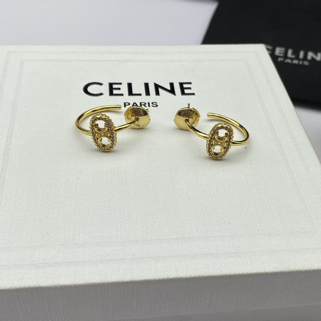 C logo  new earrings