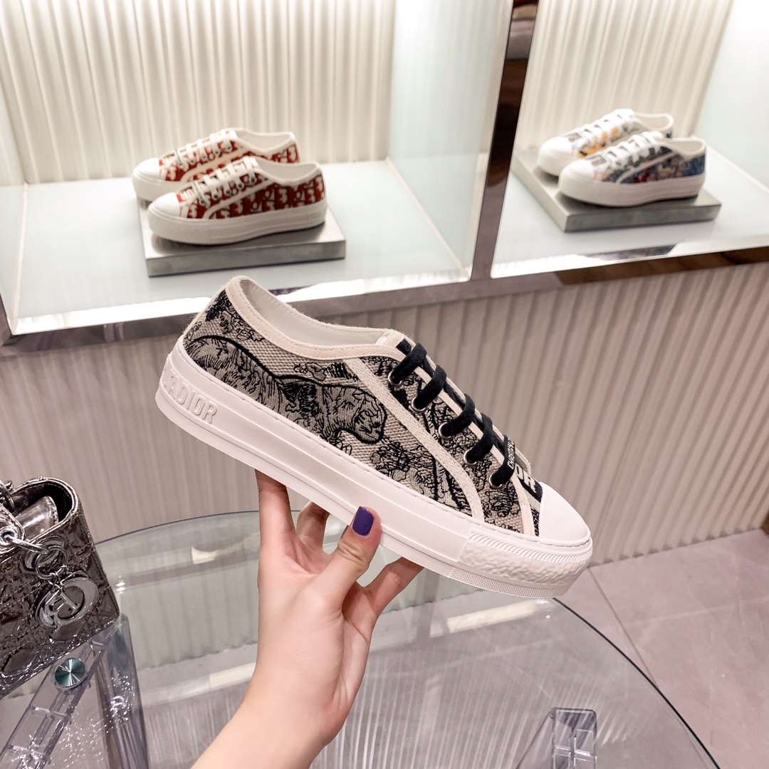 D design Trend Fashion Classic Comfy Canvas Flat Shoes