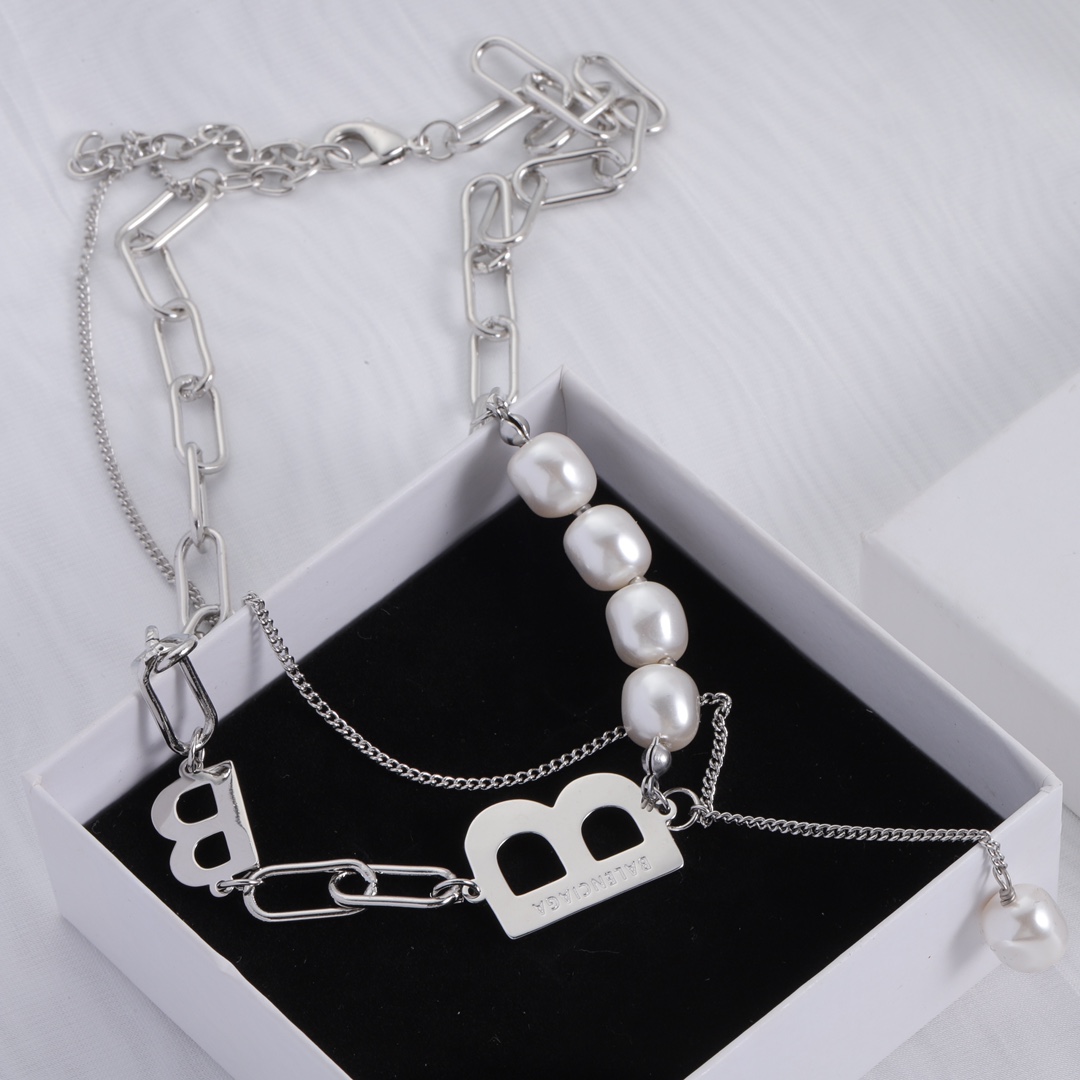 B design  necklace