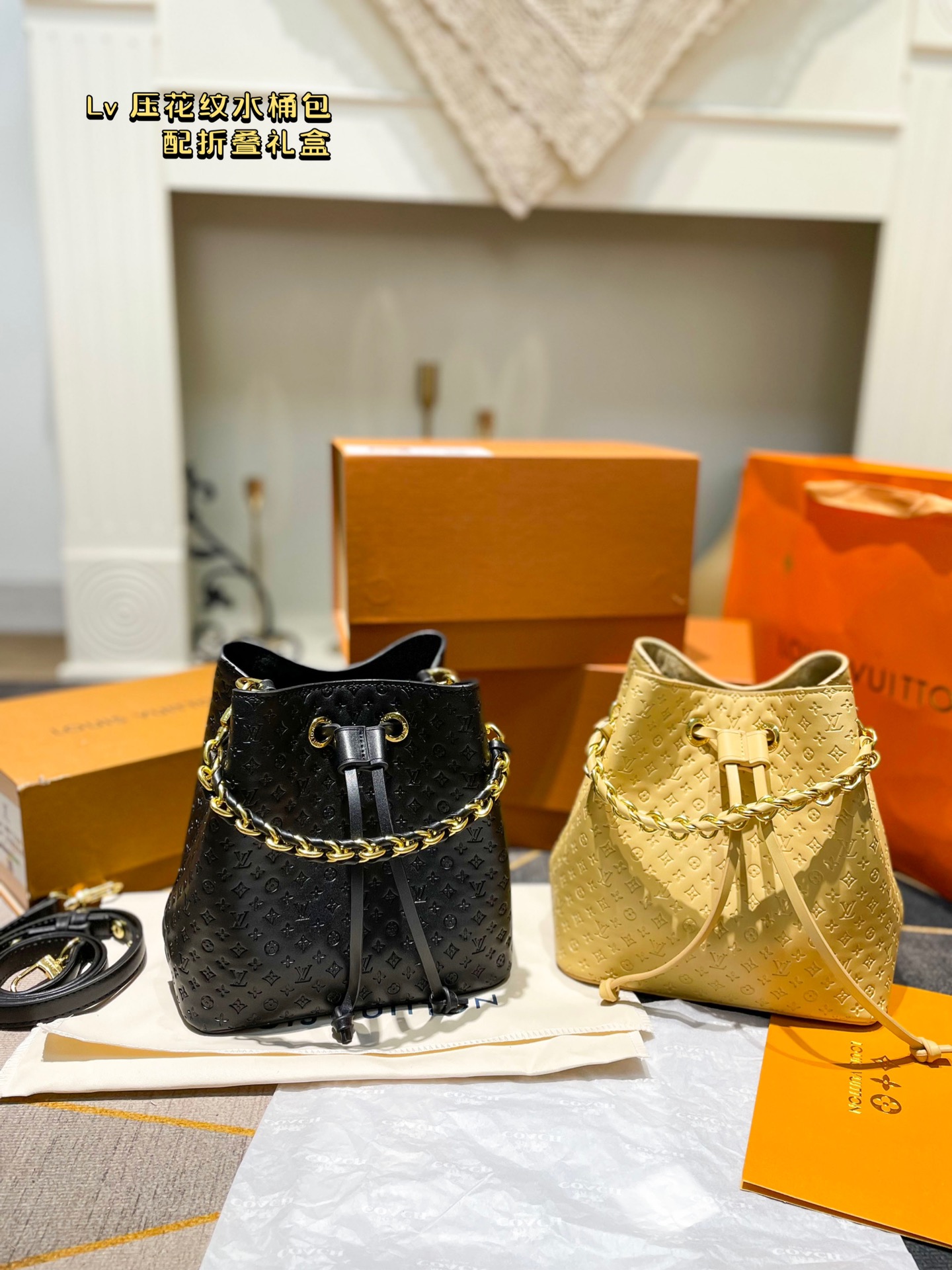 L designEmbossed Bucket Bag