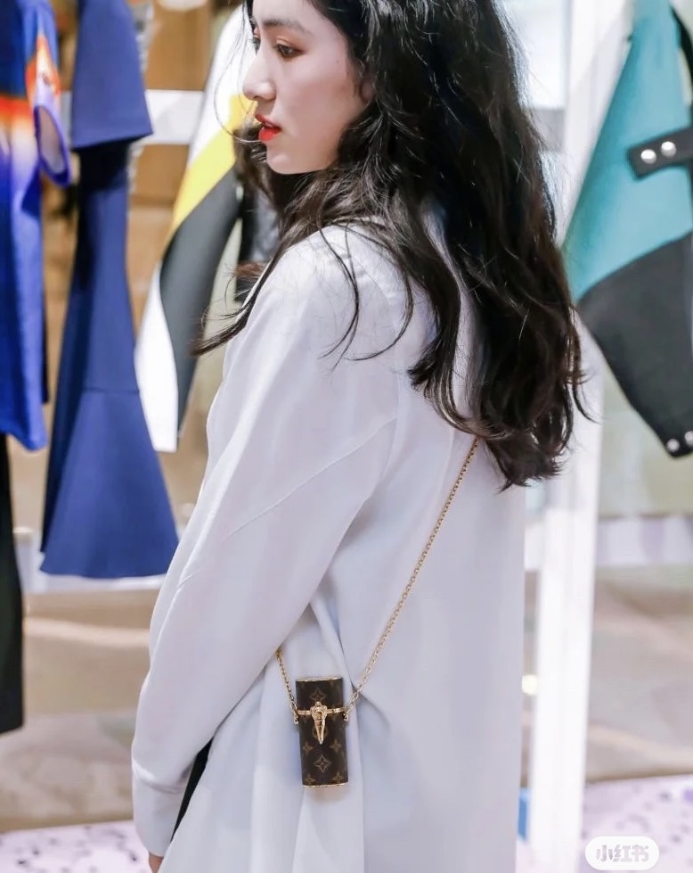 L design limited edition lipstick bag