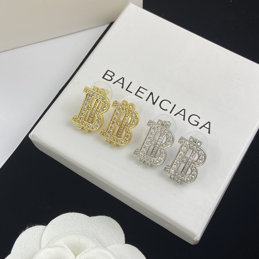 B design  fashion earrings