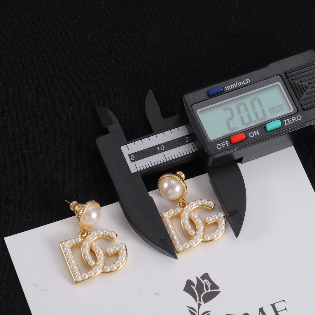 DG pearl earrings