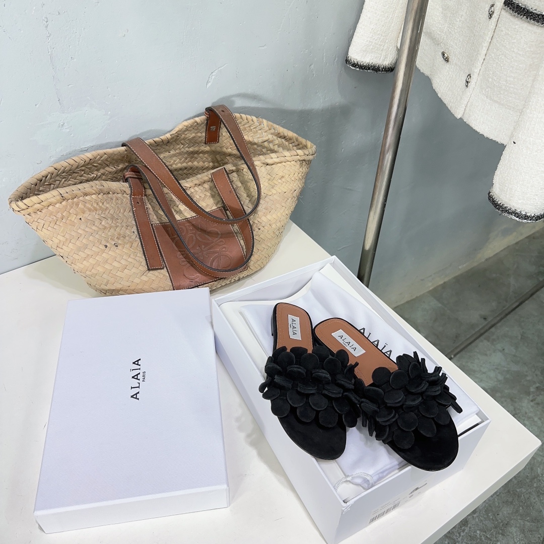 Alaia 2024 new round flower embellished flat sandals