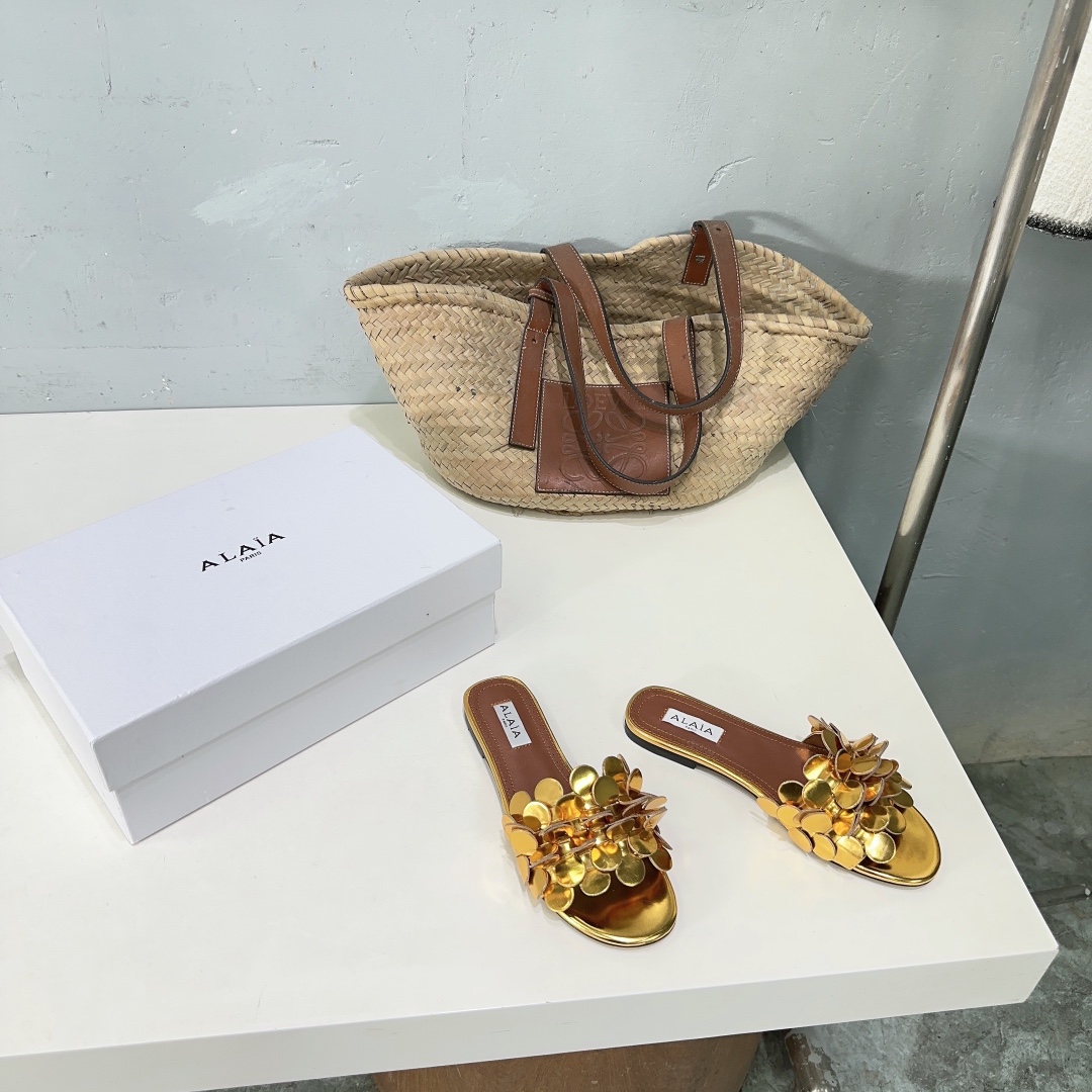 Alaia 2024 new round flower embellished flat sandals