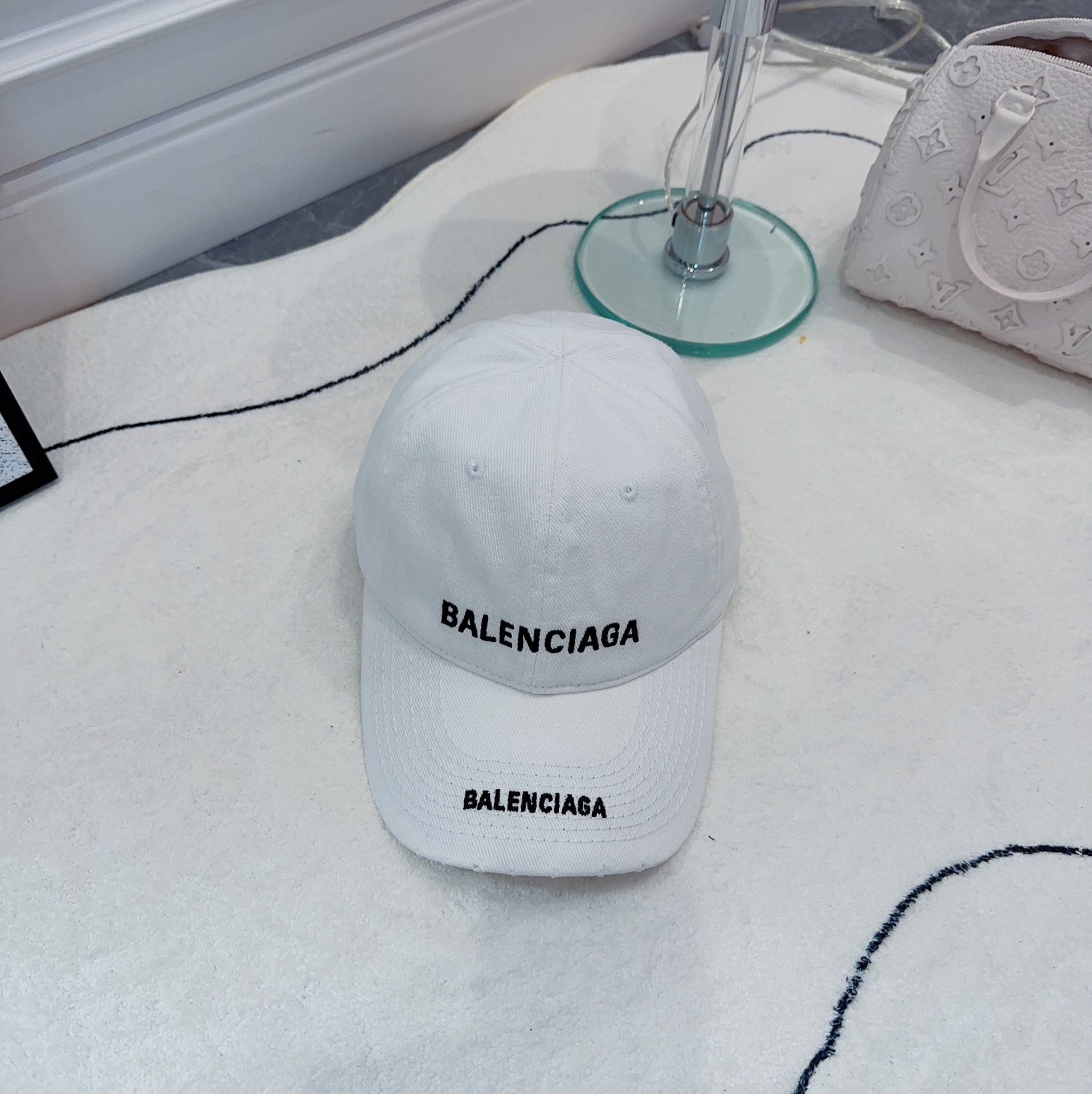 B design  fashion casual baseball hats