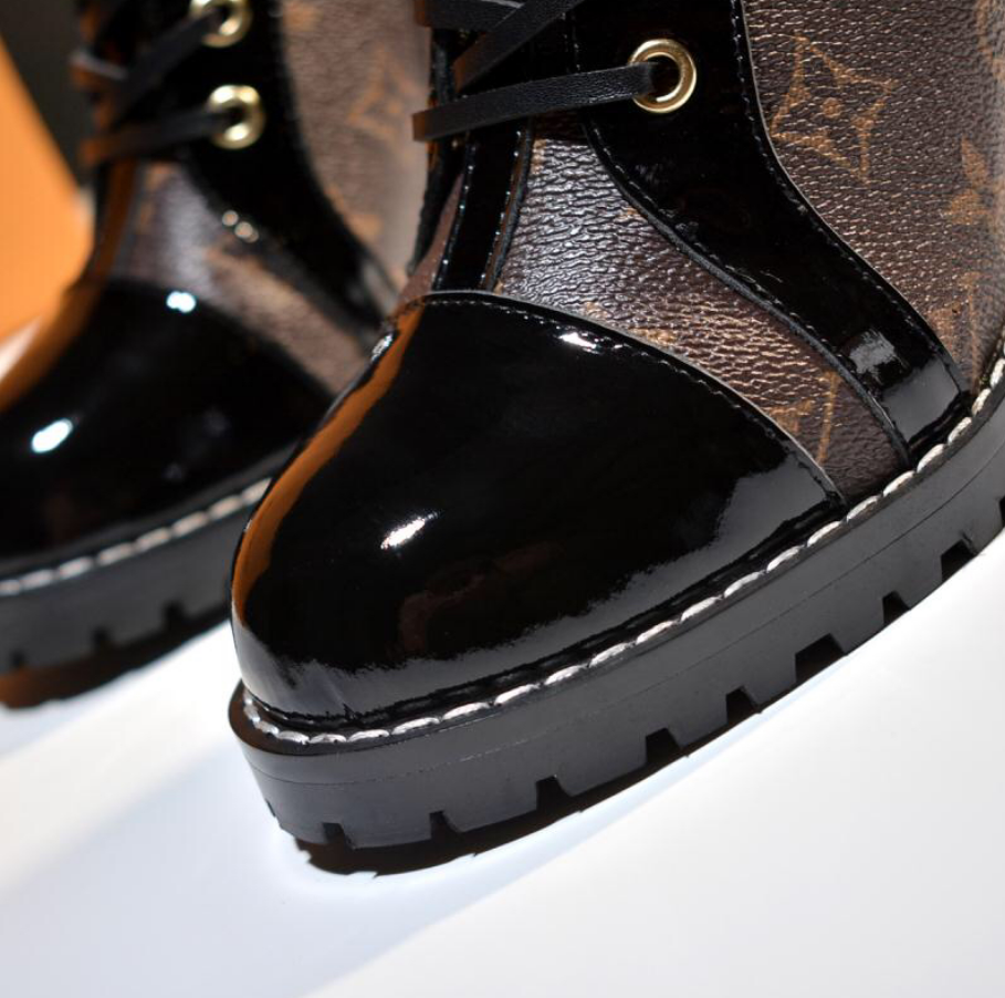 L design  classic high heel Martin boots