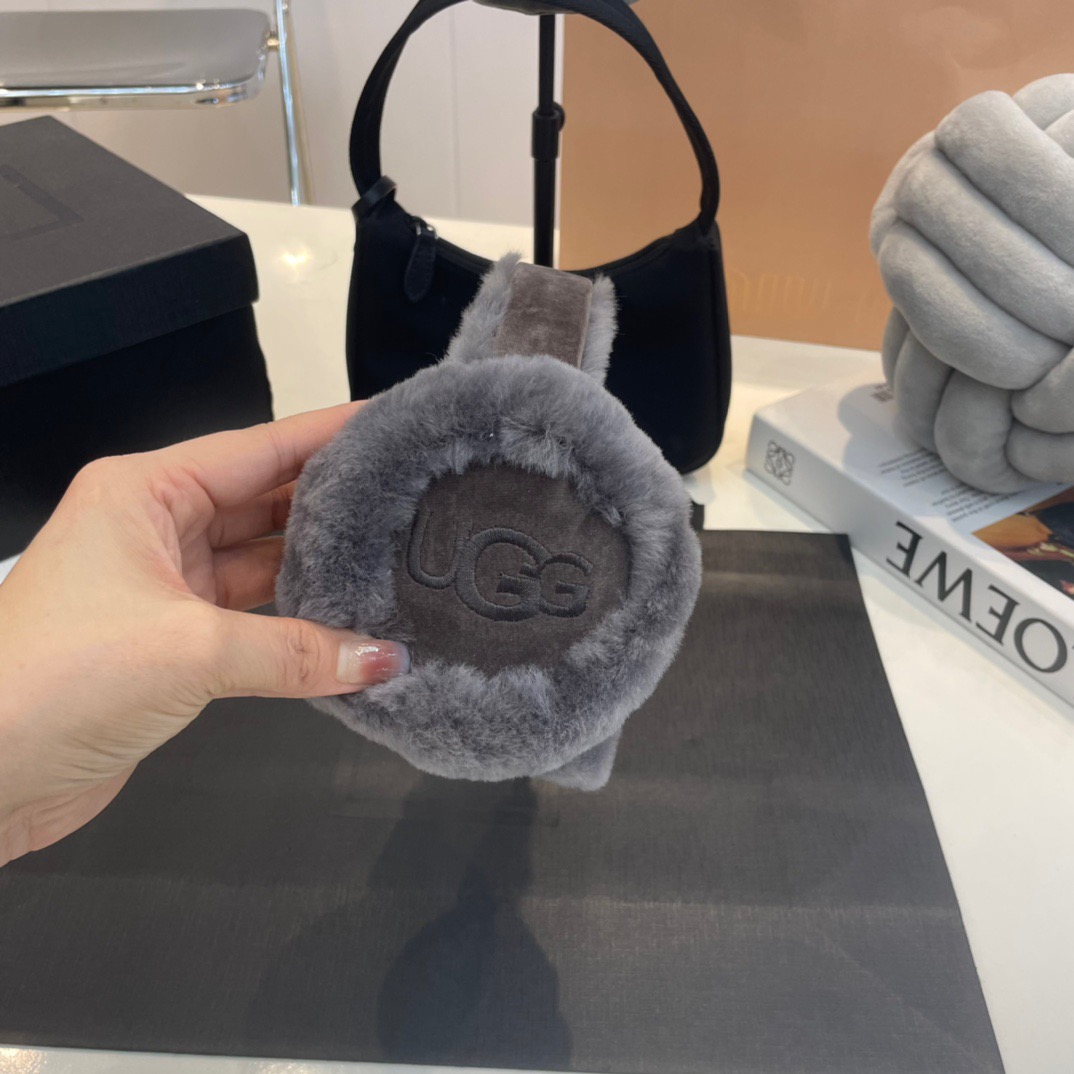 UGG New fashion Winter Plush Earmuffs Keep warm (New arrival)
